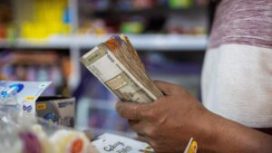 Rupee falls 7 paise to 88.69 against U.S. dollar in early trade