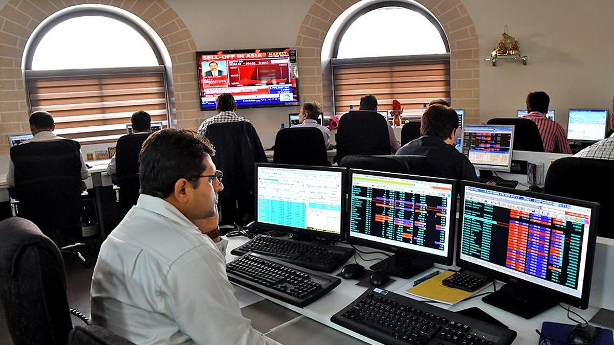 Market experts enter 2026 with cautious optimism