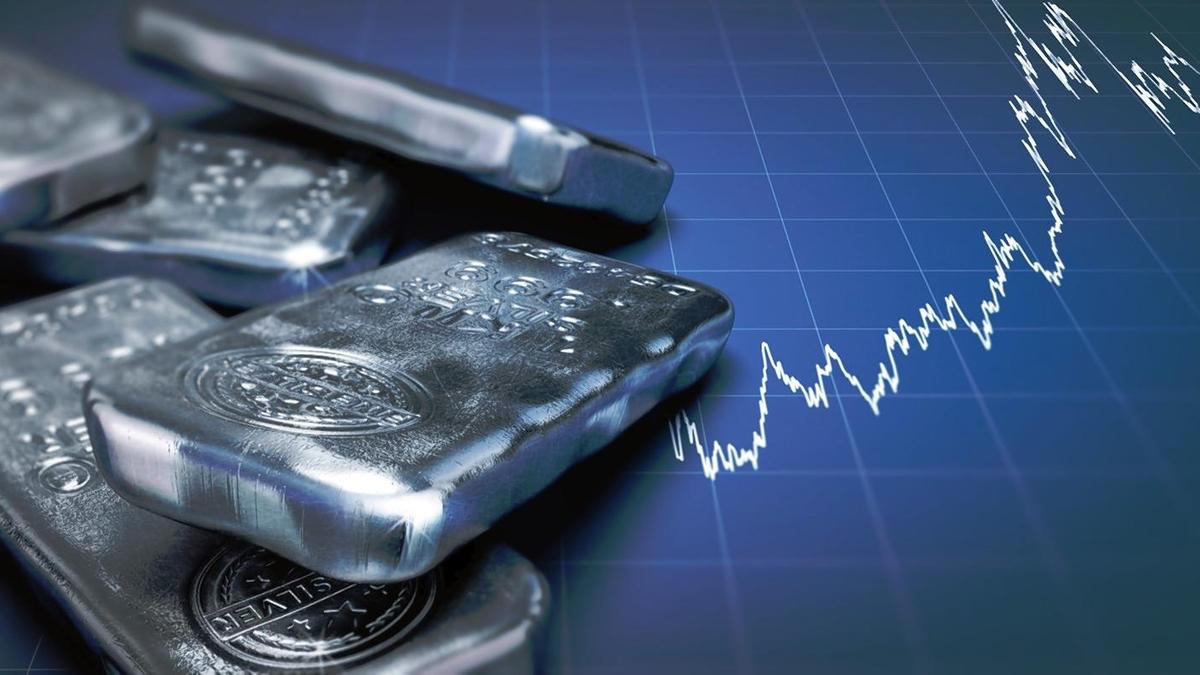 Silver extends retreat from record high as traders book profits