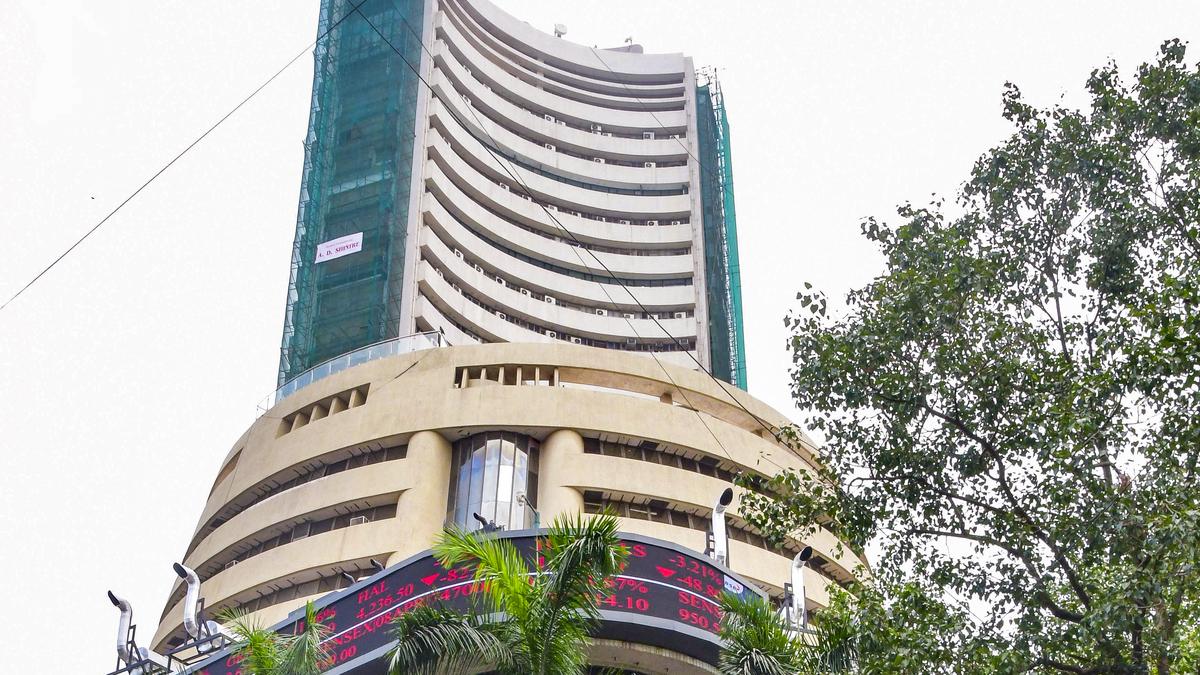 Equity markets decline in early trade dragged by bank stocks, foreign fund outflows