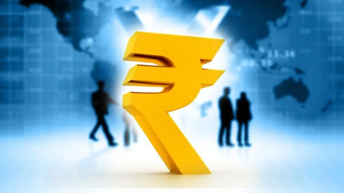 Rupee hits record low, pressured by persistent outflows and NDF maturities