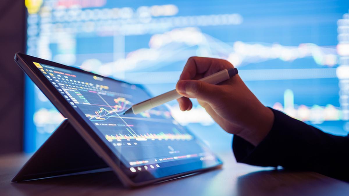 Stock markets slump for a fifth straight day as investors pull back amid worries