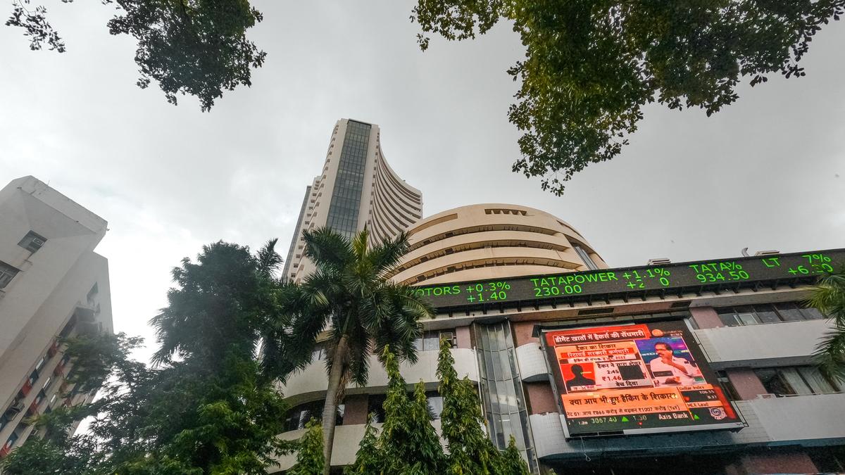 Benchmark indices slip as foreign funds exit and tariff hike worries rise